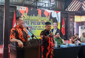 Ketua MPR RI sekaligus Wakil Ketua Umum Partai Golkar dan Wakil Ketua Umum Pemuda Pancasila Bambang Soesatyo  dalam Sosialisasi Empat Pilar MPR RI hari ke-9 dalam kunjungannya ke Dapil-7 Jawa Tengah bersama MPC Pemuda Pancasila Kabupaten Purbalingga Jawa Tengah, Jumat (26/1/24) 