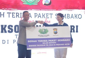 Polda Jatim saat Terima Paket Sembako Budha Tzu Chi untuk Disalurkan ke Masyarakat