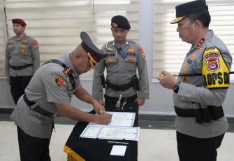 Kapolda Banten saat Pimpin Serah Terima Jabatan Kapolres Serang