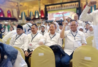 Dokter Agung Puji Penampilan Khofifah-Emil di Debat Perdana
