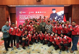 Menlu Sugiono Fito bersama pesilat mengikuti kejuaraan dunia di Abu Dhabi