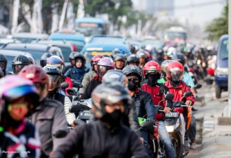 Ilustrasi kendaraan bermotor roda dua 