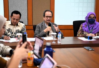 Deputi Bidang Usaha Mikro KemenkopUKM Yulius 