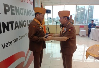 Penganugerahan Bintang LVRI kepada  Prof. Marsetio
