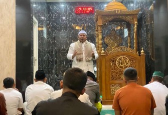 Pengajian Malam Nuzulul Qur'an di Masjid Baitul Muttaqin Menarmed 2 Kostrad 