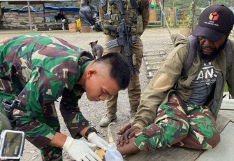 Pengobatan gratis bagi masyarakat kampung Mamba