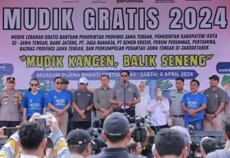 Acara pelepasan peserta progran mudik lebaran gratis Pemprov Jateng, di halaman parkir Museum Purna Bhakti Pertiwi Taman Mini Indonesia Indah (TMII) Jakarta Timur, Sabtu (6/4/2024) Foto : Istimewa