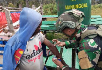 Pelayanan kesehatan gratis satgas Yonif 509 Kostrad 