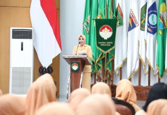 Penasehat DPW Kemendagri ibu Tri Tito Karnavian
