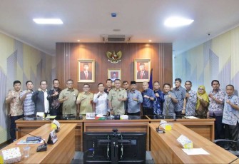 Audiensi bersama Legislator DPRD Kabupaten Sambas di Jakarta 