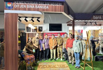 Stand UMKM Ditjen Bina Bangda Kemendagri di Solo 