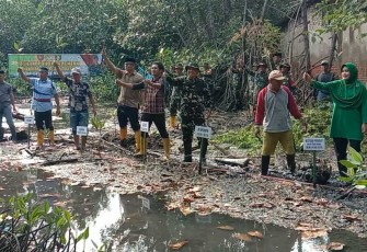 Tanam pohon Kodim 1410 Bantaeng 