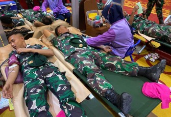 Donor darah prajurit Menarmed 2 Kostrad 
