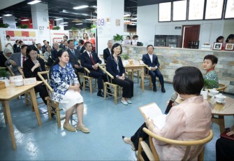 Puan Maharani Ketua DPR RI saat berdiskusi dengan anggota parlemen Chengdu 