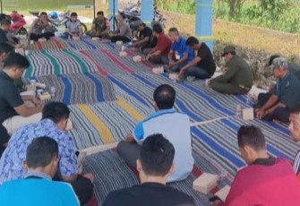 Komsos Babinsa bersama warga binaannya