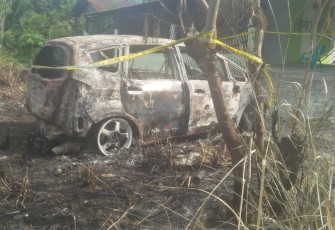 Unit mobil terbakar