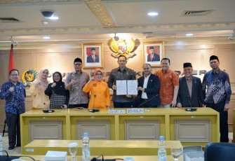 Menteri ATR/BPN Agus Harimurti Yudhoyono bersama Komite I DPR RI di Jakarta, Selasa (2/7)