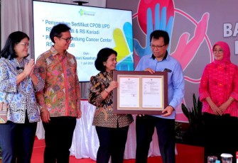 Penyerahan Sertifikat GMP dari BPOM