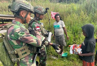 Bantu masyarakat door to door 