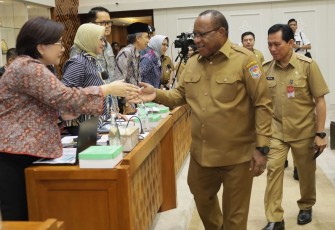 Dirjen Bina Bangda Restuardy Daud dampingi Wamendagri John Wempi Wetipo pada Rapat RPJPN Tahun 2025-2045