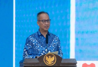 Menteri Perindustrian Agus Gumiwang Kartasasmita 