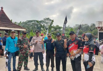 Pengamanan kegiatan jalan sehat 