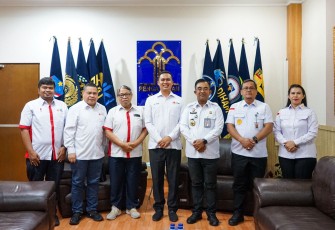 Kakanwil Kemenkumham Sumut Lakukan Poto Bersama dengan PMI