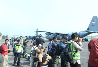 Suasana lomba fotografi di lanud Husein Sastranegara Bandung 