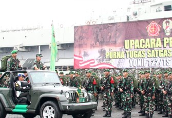 Pangdam I/BB Berikan Apresiasi Saat Pimpin Upacara Penyambutan Satgas Yonif/122 TS di Dermaga 103 Belawan.