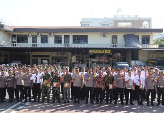 Kapolrestabes Medan Berikan Penghargaan