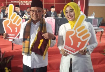 Pasangan Imam Budi Hartono - Ririn dalam debat pilkada Kota Depok