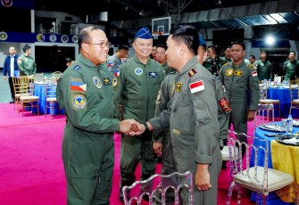 24 Personel TNI saat Terima Penghargaan dari Philippine Air Force, di Gymnasium Serba Guna PAF, Pasay City, Manila, Filipina, Rabu. (6/11/2024).