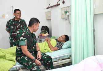 Pangdam I BB Besuk Delapan Korban Keributan TNI AD