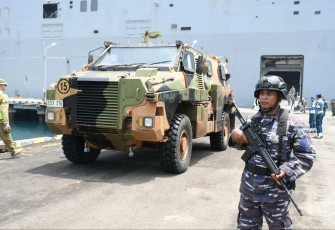 Pengamanan alutsista ADF di pelabuhan Tanjungwangi