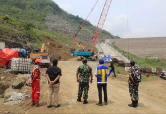 Pengecekan kesiapan bendungan Tugu Kabupaten Trenggalek 
