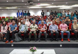 Peserta kick off riset mikroplastik