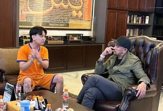 Tersangka kasus perundungan Ivan Sugianto (kaos orange)