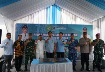 Pemko Medan Beserta Jajaran Pejabat PUD Lakukan Poto Bersama Usai Peresmian Pasar Akik.
