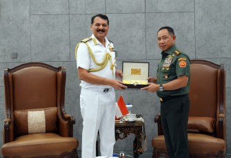 Panglima TNI saat Terima Kunjungan Kehormatan Kepala Staf Angkatan Laut India 