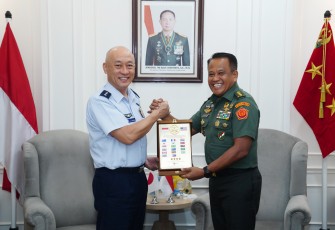 Penyerahan cindera mata