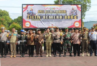 Apel gelar pasukan Operasi Lilin Semeru 2024 di Trenggalek 