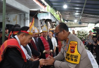 Kapolrestabes Medan Sampaikan Ucapan Belasungkawa ke Rumah Duka.