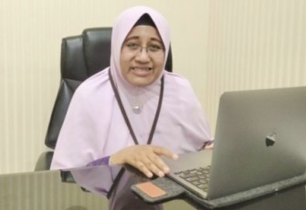 Guru Besar FEB UNAIR Prof Dr Tika Widiastuti SE MSi
