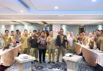 Rapat penyusunan bahan peraturan perundang-undangan bidang kependudukan dan pencatatan sipil di Jakarta 