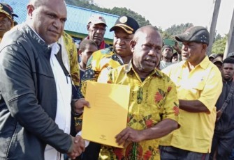 Kader partai Golkar Pegubin menerima pengembalian rekomendasi dari Paslon TEDU