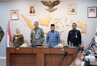 Komisi II Dewan Perwakilan Rakyat Republik Indonesia (DPR RI), melakukan kunjungan kerja ke Pemerintah Kota (Pemkot) Depok yang diterima langsung oleh Wali Kota Depok, Mohammad Idris di Ruang Edelweis Gedung Balai Kota Depok, Selasa (17/09/24).
