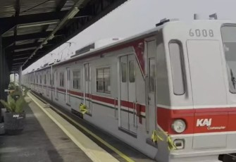 Ilustrasi angkutan kereta di stasiun Pondok Rajeg 