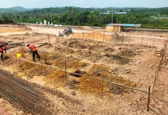 Pengerjaan rumah baru untuk warga terdampak pengembangan Rempang Eco-City