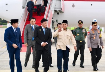 Panglima TNI saat Sambut Kedatangan Presiden RI Setelah Kunker di Mesir dan Ikuti Rapat Terbatas Dengan Presiden