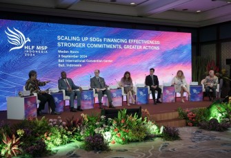 Sesi paralel tematik “Scaling Up SDGs Financing Effectiveness: Stronger Commitments, Greater Actions” pada HLF MSP 2024, Selasa (2/9/2024) di Nusa Dua Bali. Wakil Sekretaris Jenderal PBB untuk Urusan Ekonomi dan Sosial, Li Junhua mengatakan HLF MSP 2024 jadi momen krusial untuk merefleksikan reformasi yang diperlukan, terutama dalam tiga area tematik yaitu pembiayaan inovatif, ekonomi berkelanjutan, dan kerja sama Selatan-Selatan. (Foto: Bappenas)